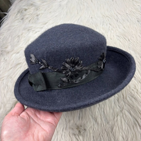 Vintage Banash Women's Cloche Navy Wool Hat Boston Floral Bow Trim Retro Flapper - Picture 3 of 5